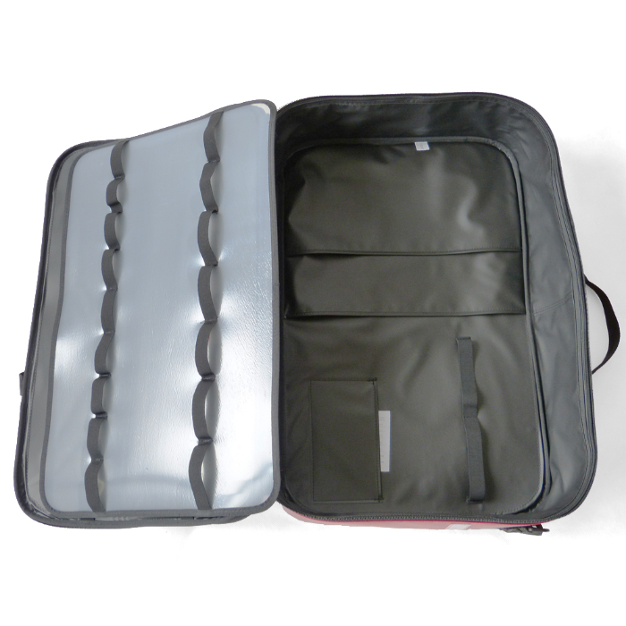 Lékárnička III - kufr vybavený dle vyhlášky č.
341/2014